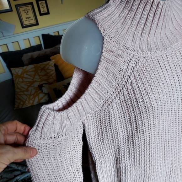 NWT Tea & Cup Cute Cold Shoulder Sweater - Picture 5 of 12